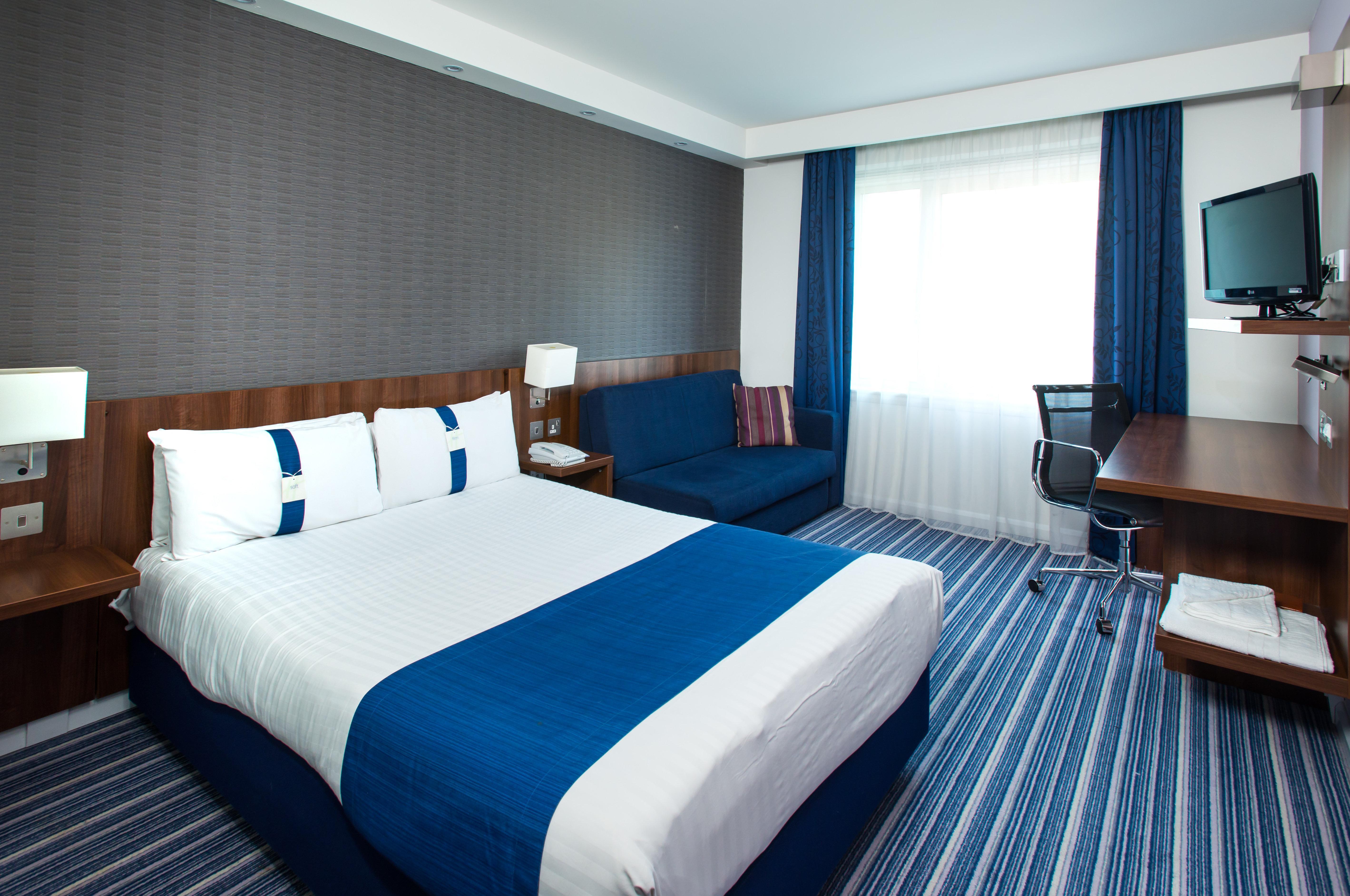 Holiday Inn Express Cambridge Duxford M11 Jct 10 By Ihg Εξωτερικό φωτογραφία