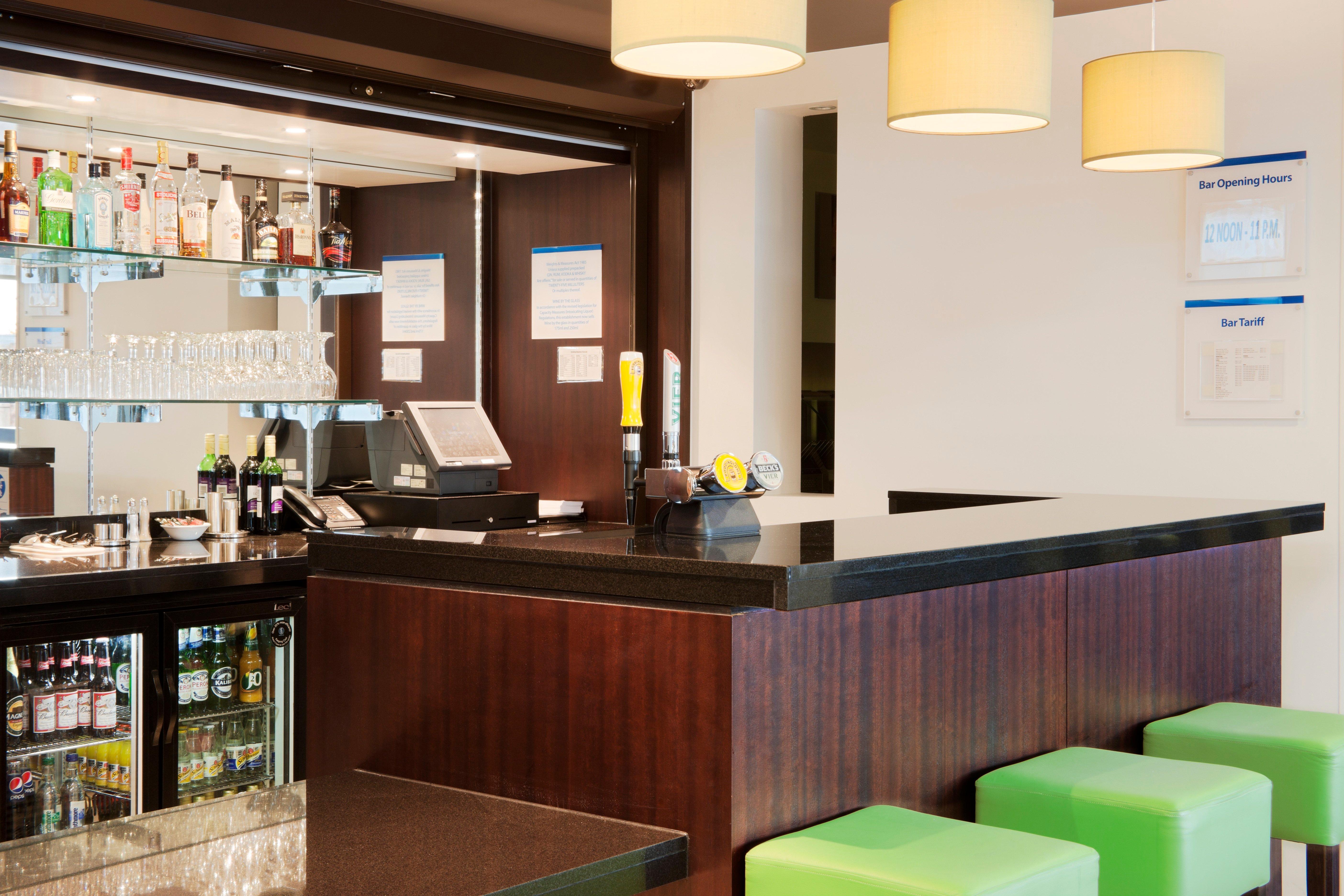 Holiday Inn Express Cambridge Duxford M11 Jct 10 By Ihg Εξωτερικό φωτογραφία