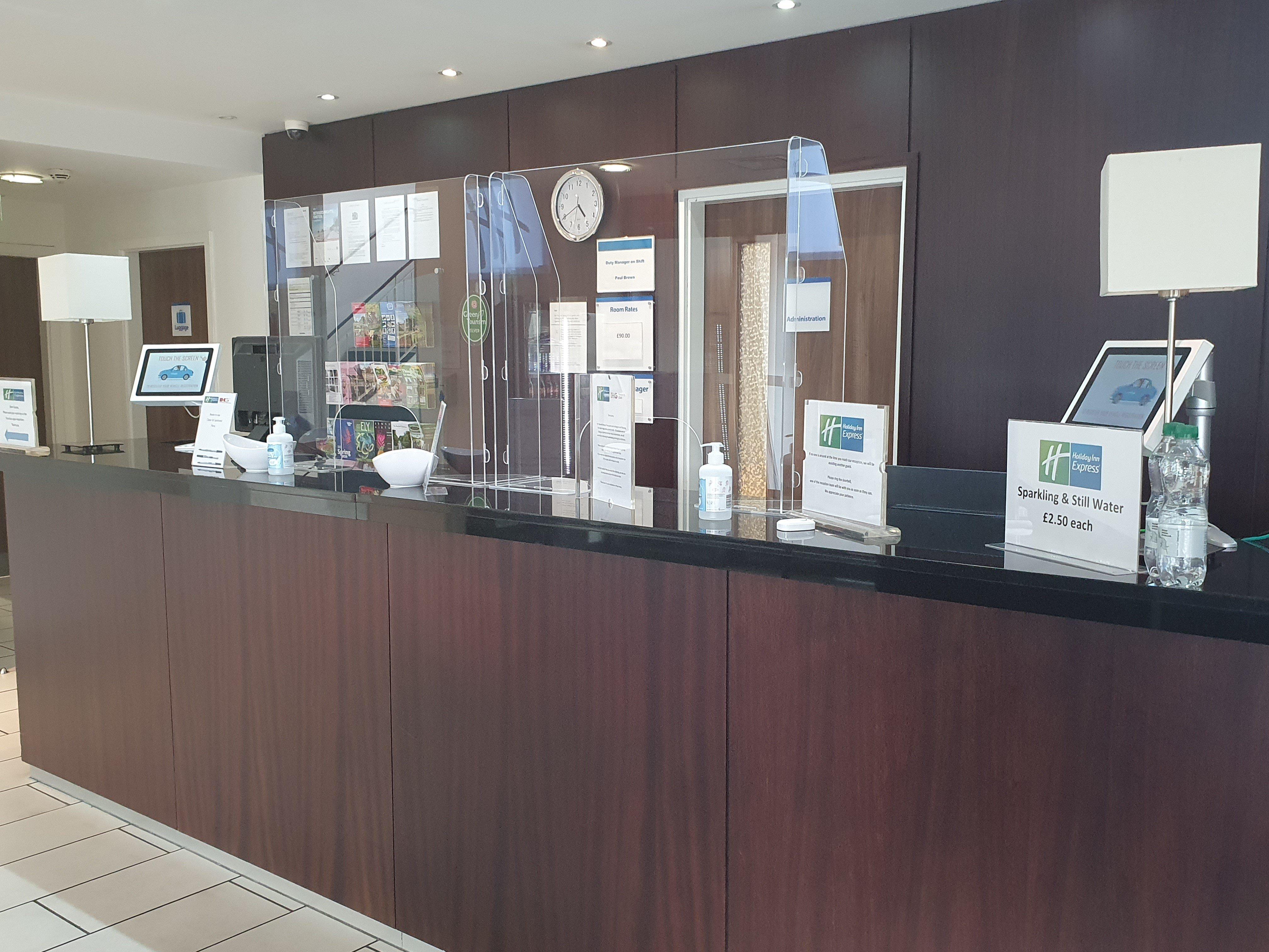 Holiday Inn Express Cambridge Duxford M11 Jct 10 By Ihg Εξωτερικό φωτογραφία