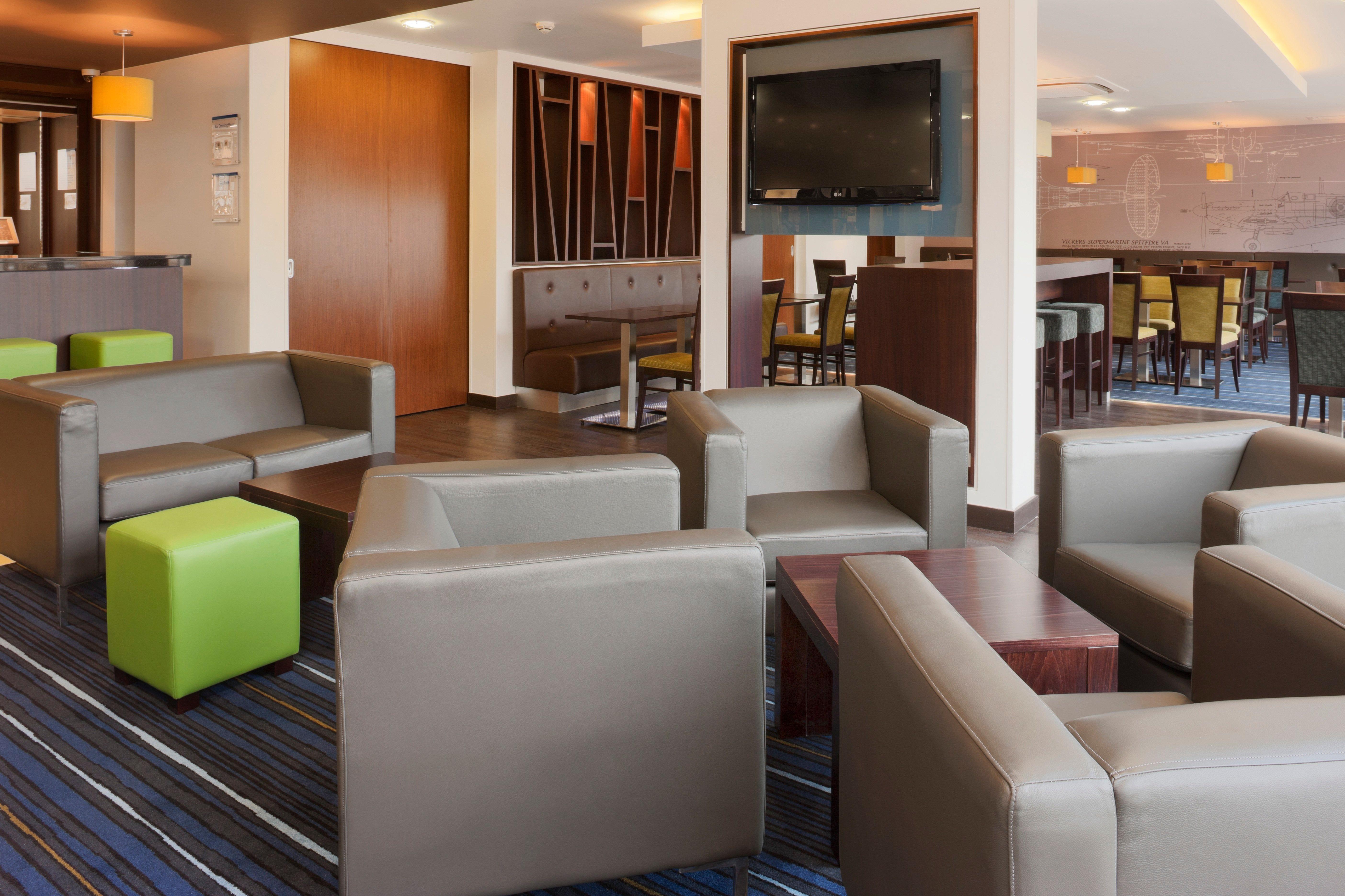 Holiday Inn Express Cambridge Duxford M11 Jct 10 By Ihg Εξωτερικό φωτογραφία