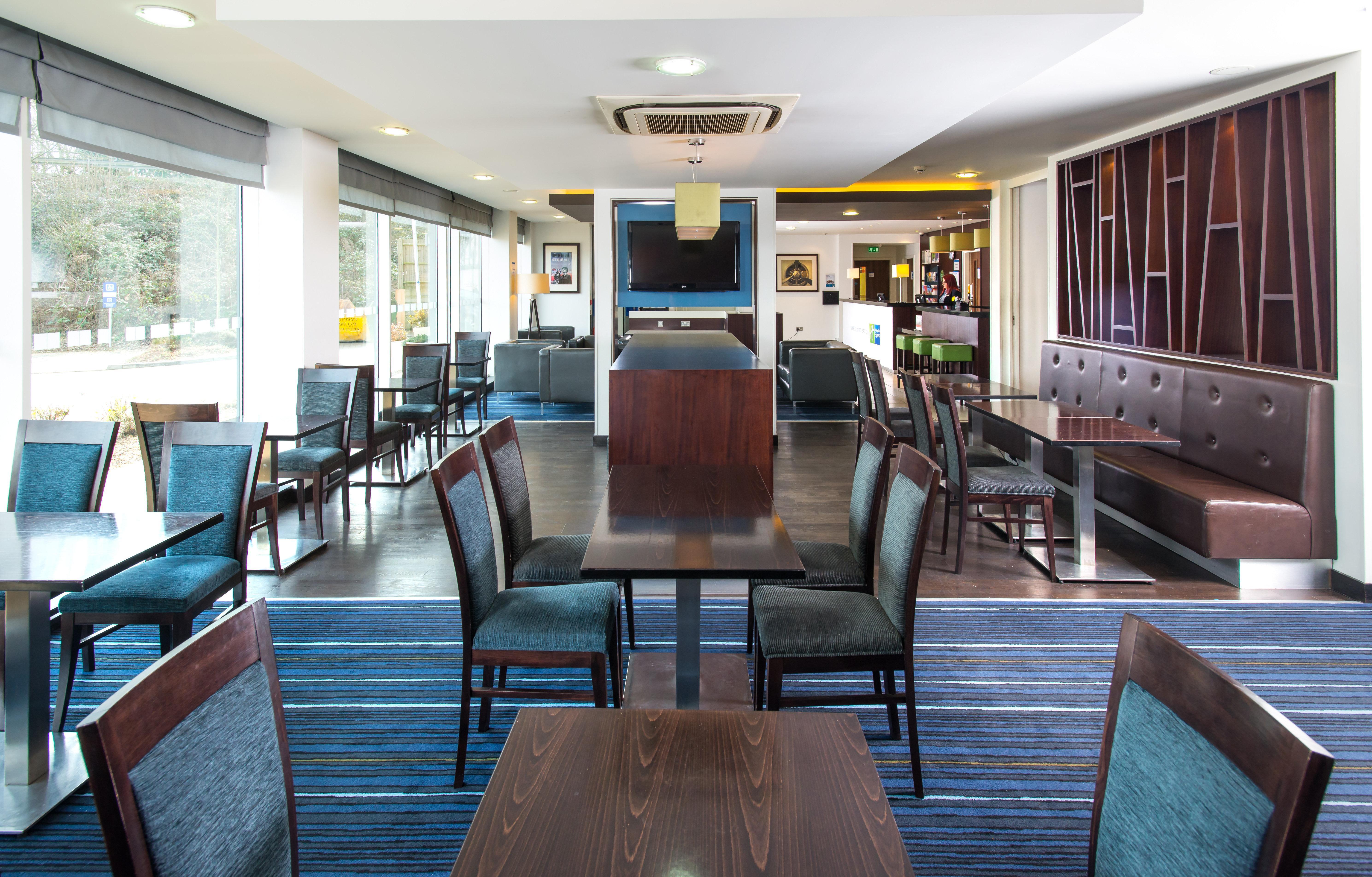 Holiday Inn Express Cambridge Duxford M11 Jct 10 By Ihg Εξωτερικό φωτογραφία