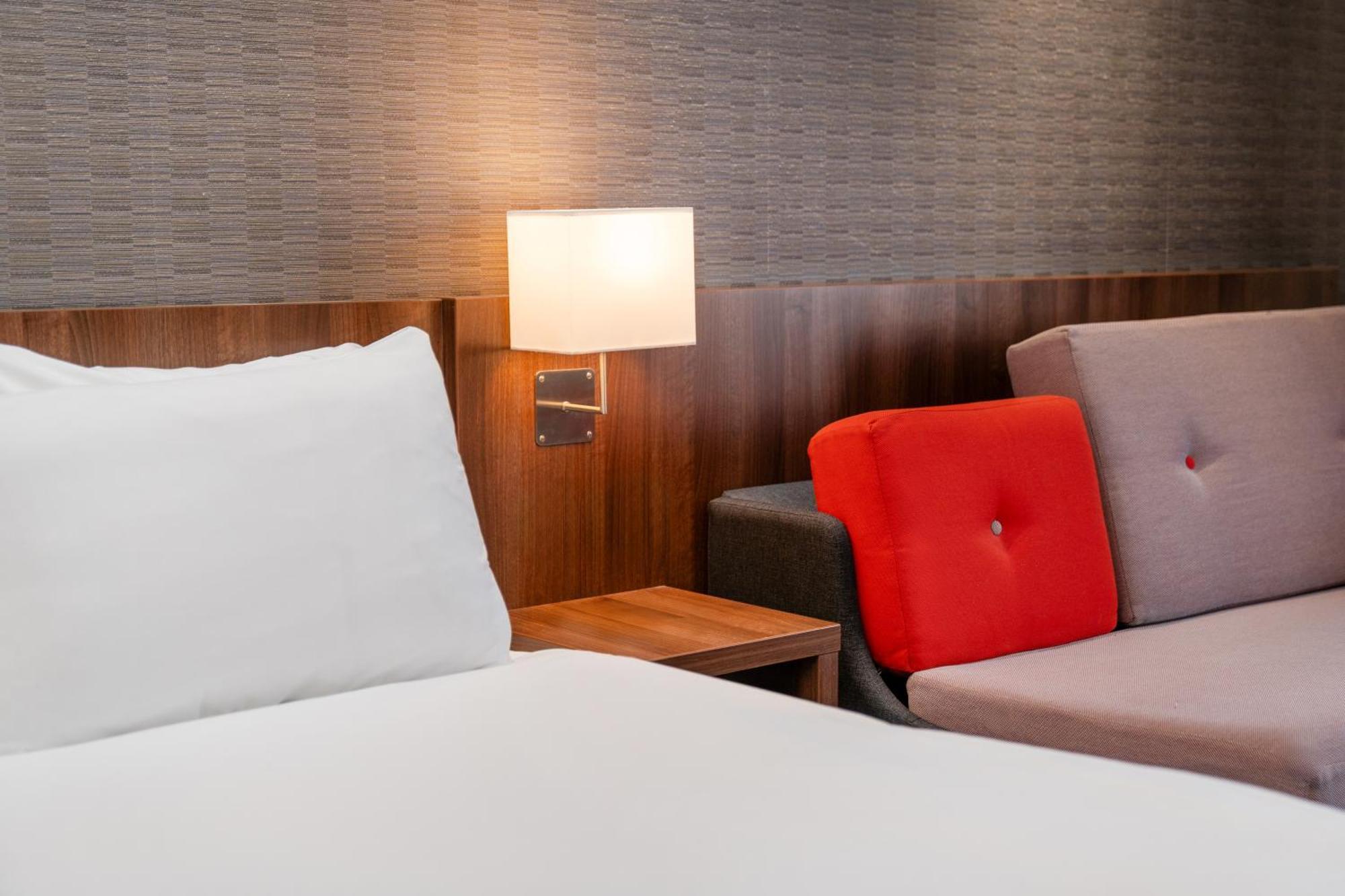 Holiday Inn Express Cambridge Duxford M11 Jct 10 By Ihg Εξωτερικό φωτογραφία