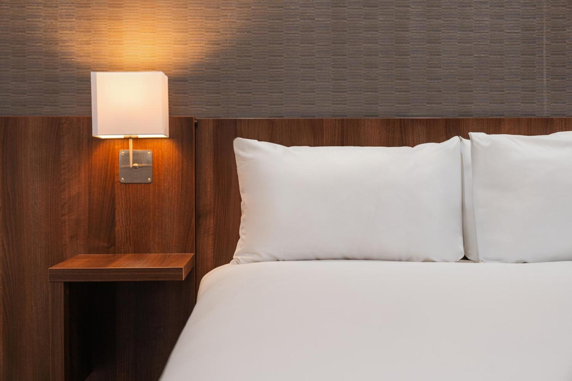 Holiday Inn Express Cambridge Duxford M11 Jct 10 By Ihg Εξωτερικό φωτογραφία