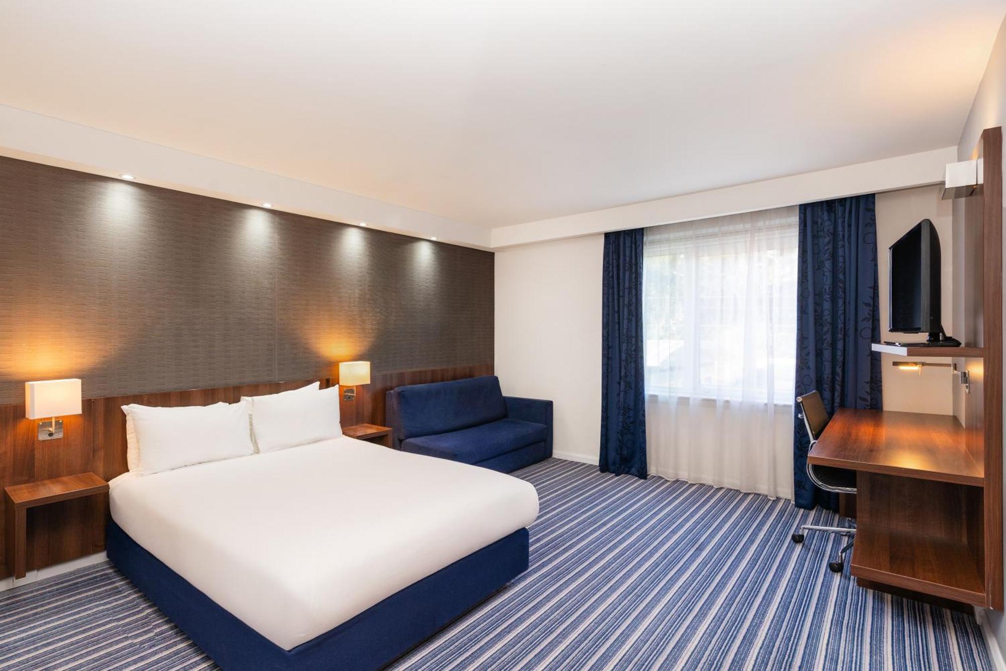 Holiday Inn Express Cambridge Duxford M11 Jct 10 By Ihg Εξωτερικό φωτογραφία