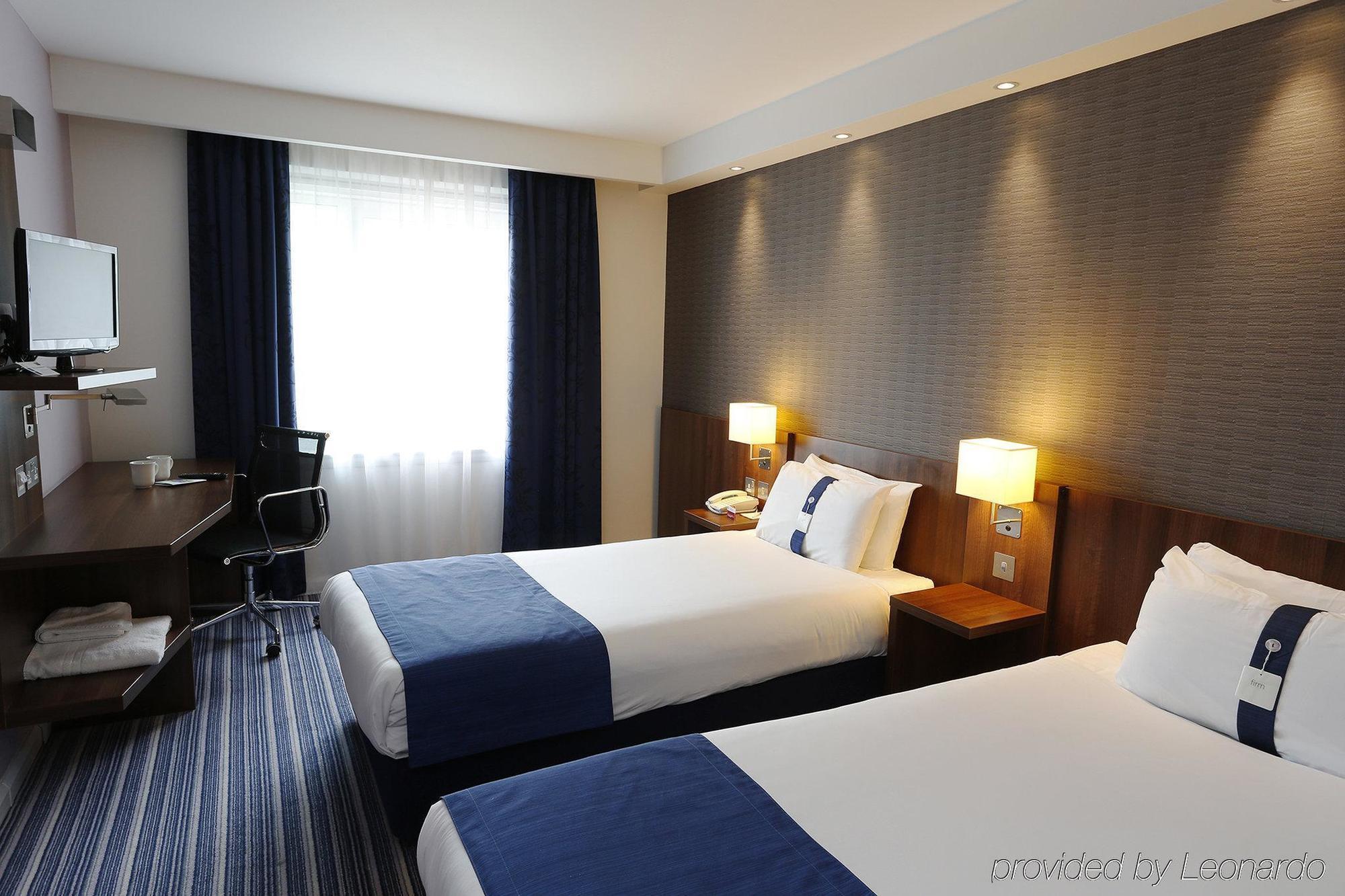 Holiday Inn Express Cambridge Duxford M11 Jct 10 By Ihg Εξωτερικό φωτογραφία