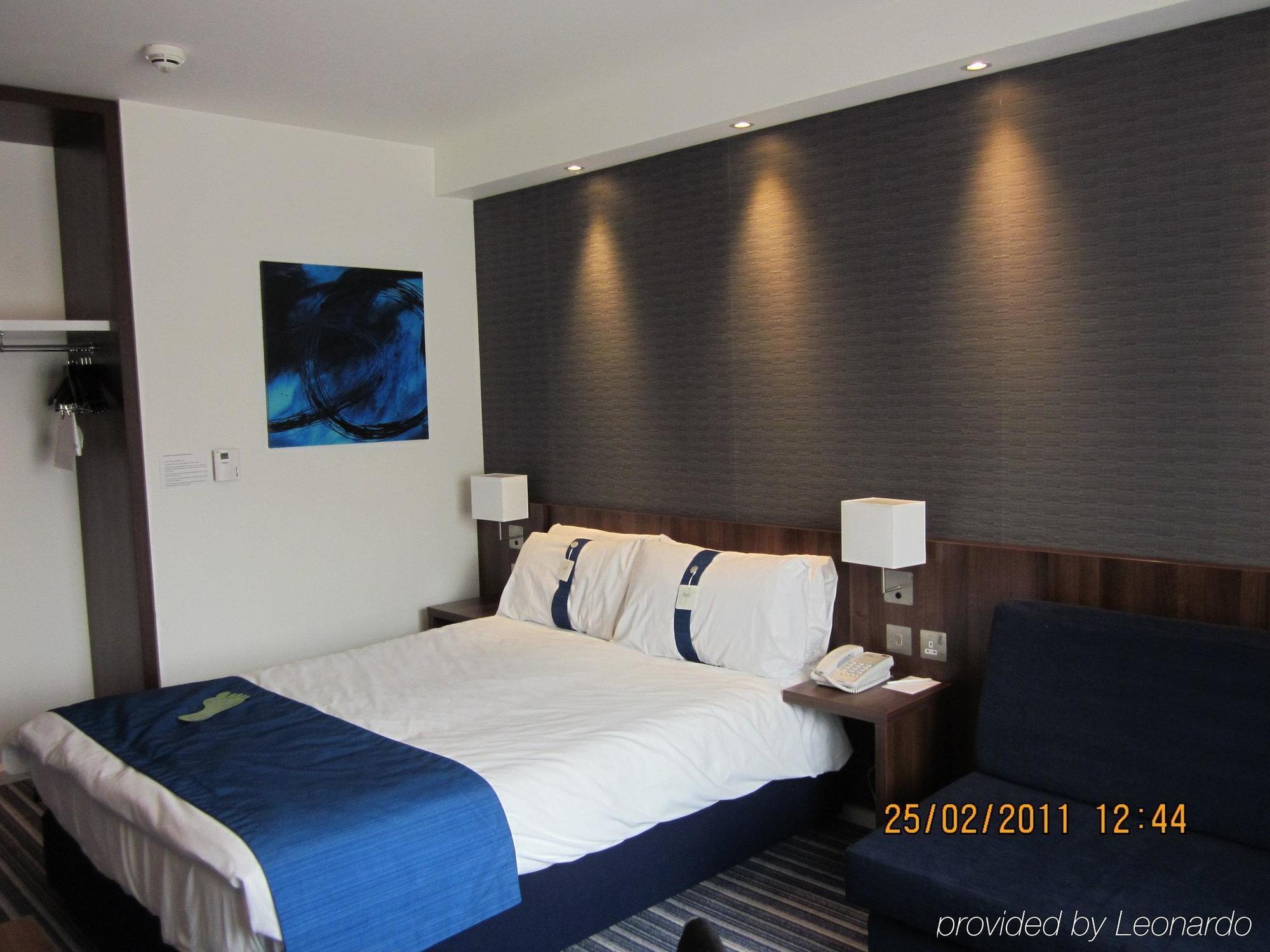 Holiday Inn Express Cambridge Duxford M11 Jct 10 By Ihg Εξωτερικό φωτογραφία