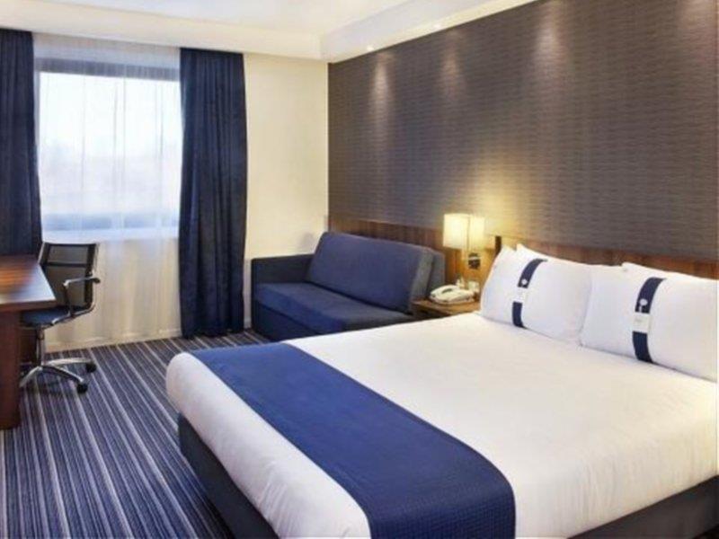 Holiday Inn Express Cambridge Duxford M11 Jct 10 By Ihg Εξωτερικό φωτογραφία
