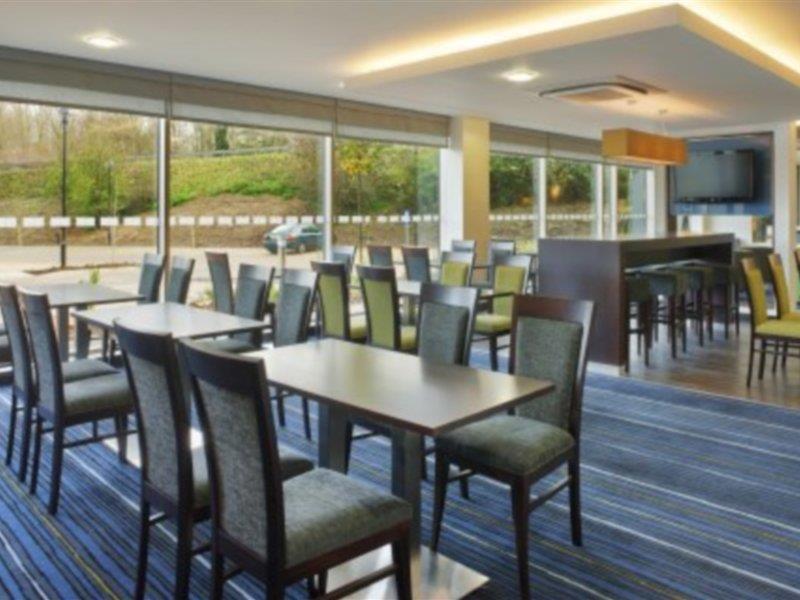 Holiday Inn Express Cambridge Duxford M11 Jct 10 By Ihg Εξωτερικό φωτογραφία
