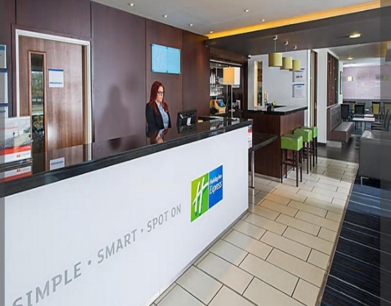 Holiday Inn Express Cambridge Duxford M11 Jct 10 By Ihg Εξωτερικό φωτογραφία